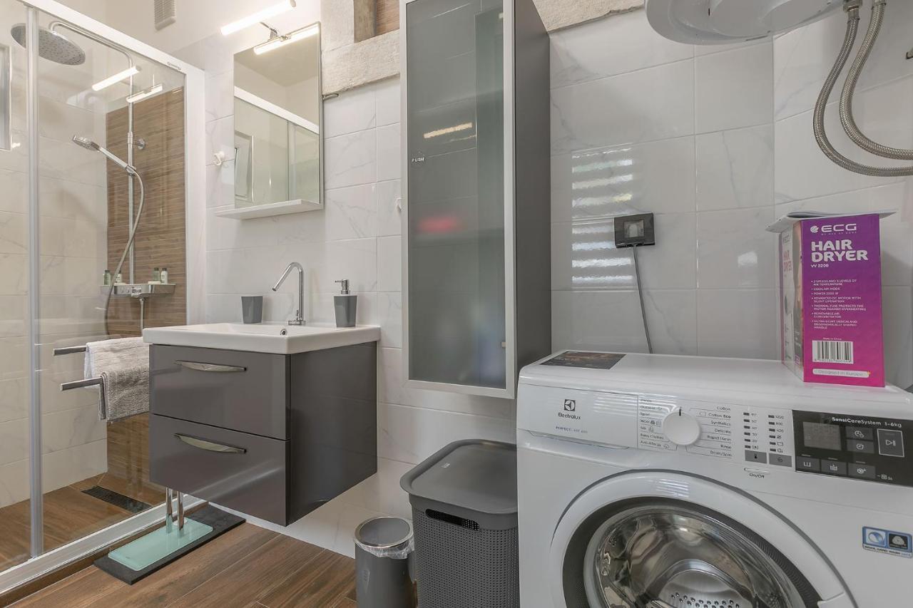Arena Blue Dream - Modern Apartment With Terrace Pula Ngoại thất bức ảnh
